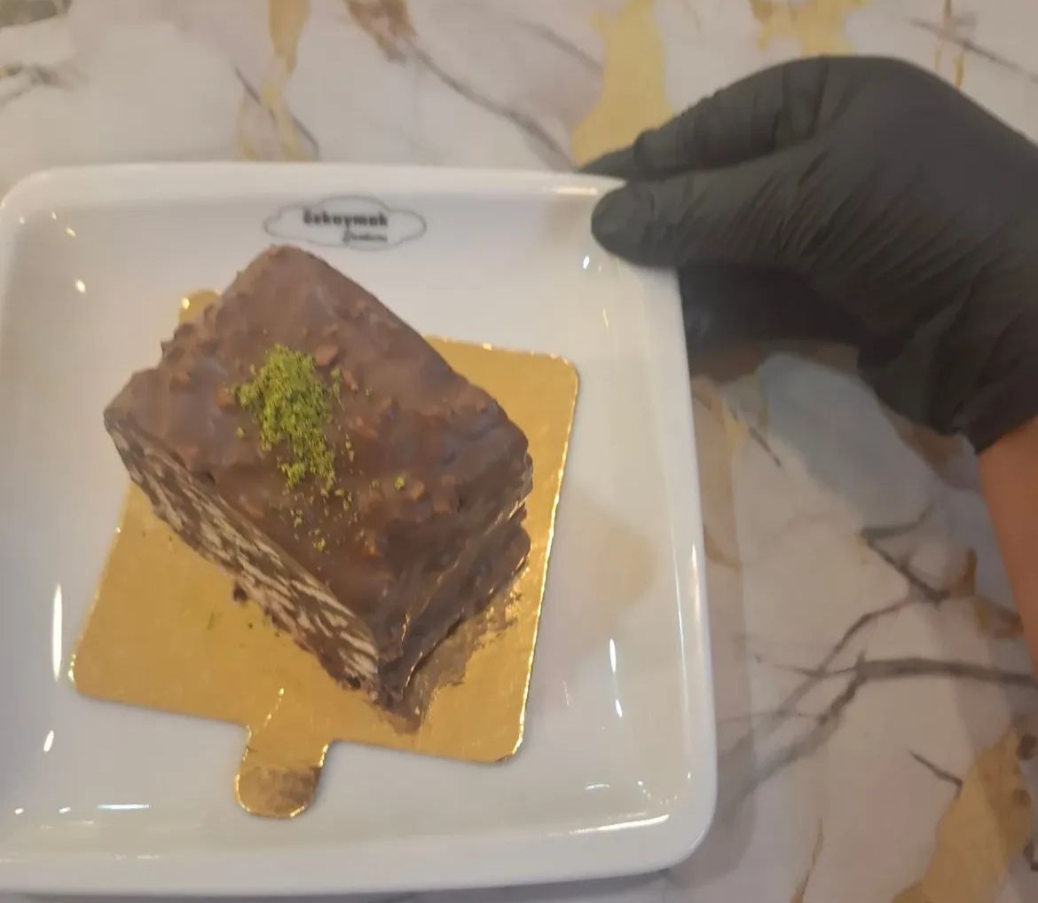 Özkaymak Pastanesi Çınarlıkapı